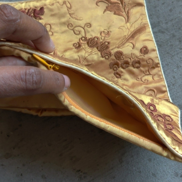 Embroidered Gold Satin Make-up Wallet - Picture 2 of 7
